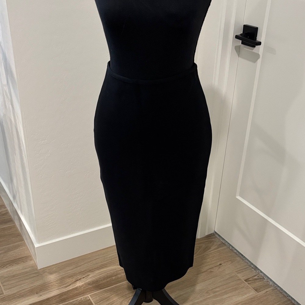 Gracia Classic Black Pencil Skirt - Picture 4 of 5